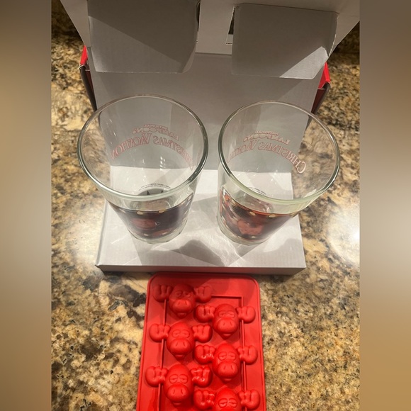 NWT National Lampoon’s Christmas Vacation 3pc Pint Glass. & Ice Cube Tray Set - Picture 4 of 5